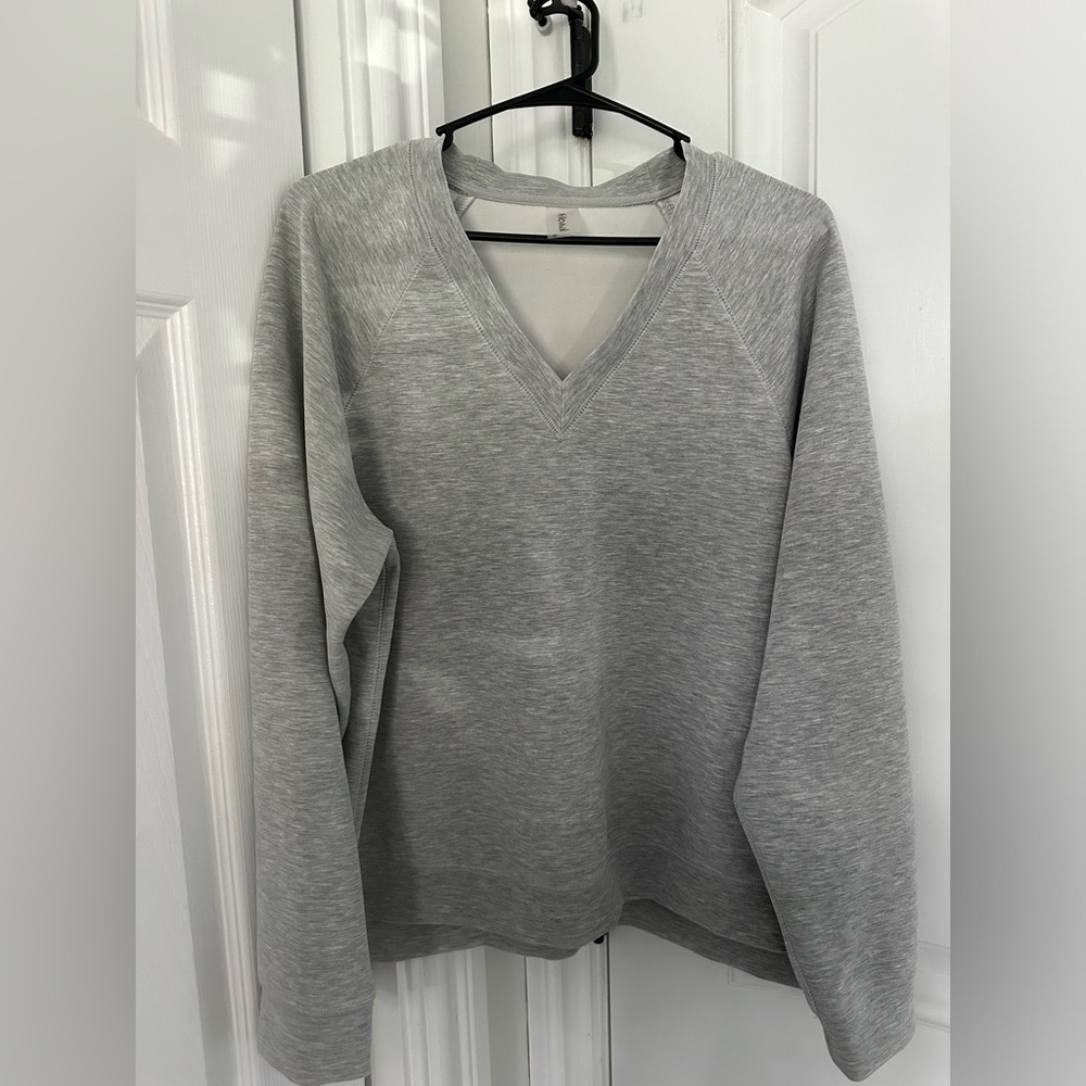 AS Revival Scuba- like v-Neck Sweatshirt